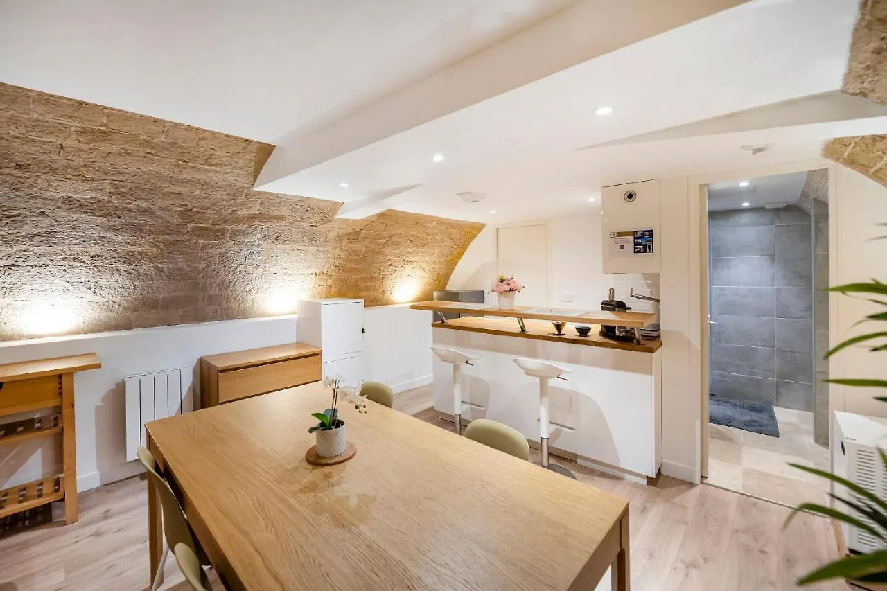Apartment Paris Place Pantheon